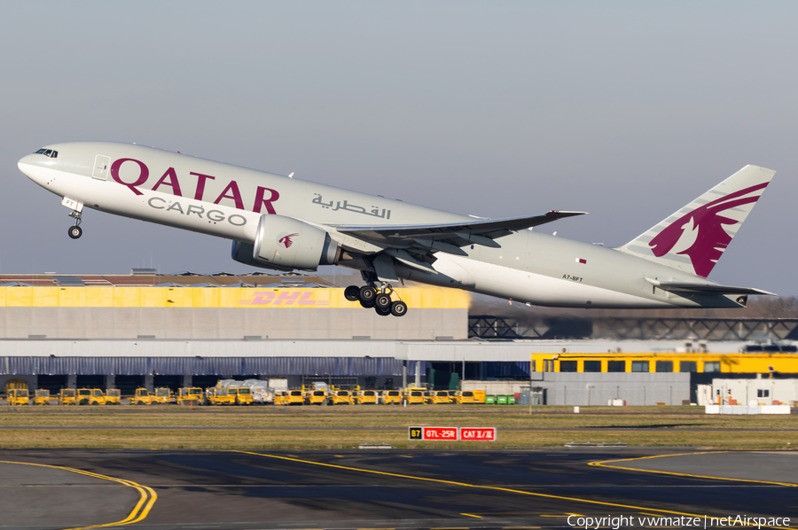 Qatar Airways Cargo Boeing 777-FDZ (A7-BFT) | Photo 663804