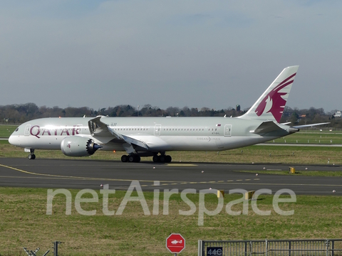 Qatar Airways Boeing 787-9 Dreamliner (A7-BHL) at  Dusseldorf - International, Germany