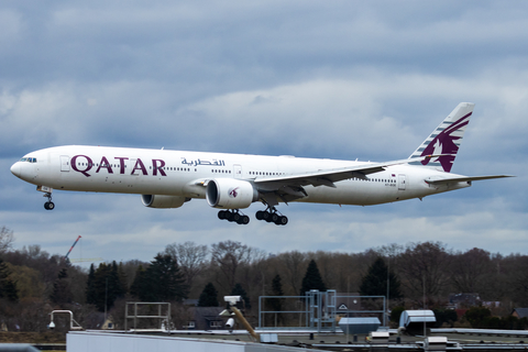Qatar Airways Boeing 777-3ZG(ER) (A7-BOE) at  Hamburg - Fuhlsbuettel (Helmut Schmidt), Germany