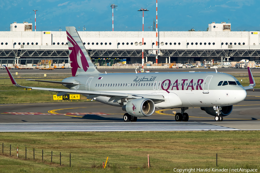 Qatar Airways Airbus A320-214 (A7-LAG) | Photo 301484