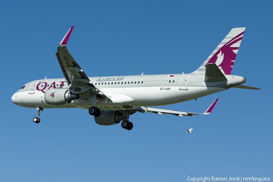 Qatar Airways Airbus A320-214 (A7-LAH) | Photo 205698