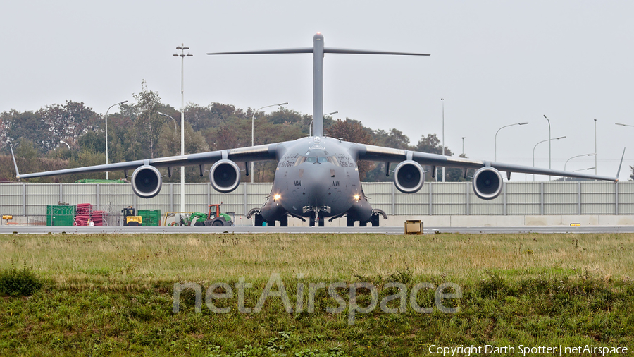 Qatar Emiri Air Force Boeing C-17A Globemaster III (A7-MAN) | Photo 337838