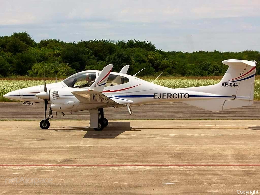 Argentine Army (Ejército Argentino) Diamond DA42 TDI Twin Star (AE-044) | Photo 201849