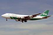 Pakistan International Airlines - PIA Boeing 747-282B (AP-AYV) at  Frankfurt am Main, Germany