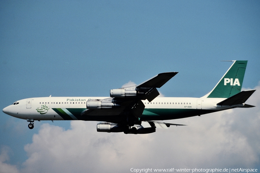 Pakistan International Airlines - PIA Boeing 707-323C (AP-BBK) | Photo 381135