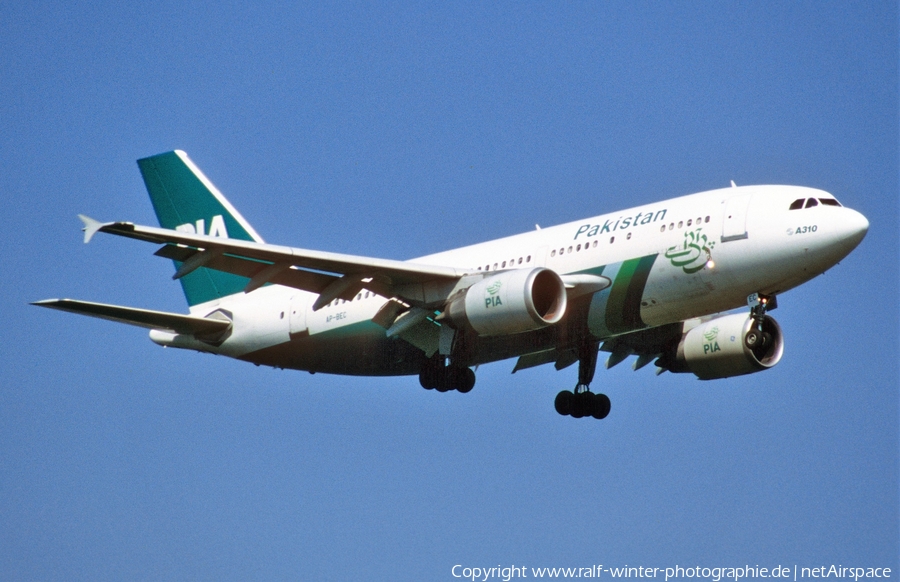 Pakistan International Airlines - PIA Airbus A310-308 (AP-BEC) | Photo 461608