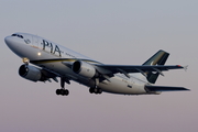 Pakistan International Airlines - PIA Airbus A310-308 (AP-BEU) at  Amsterdam - Schiphol, Netherlands