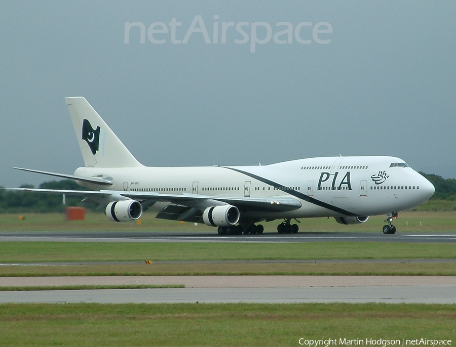 Pakistan International Airlines - PIA Boeing 747-367 (AP-BFU) | Photo 102544