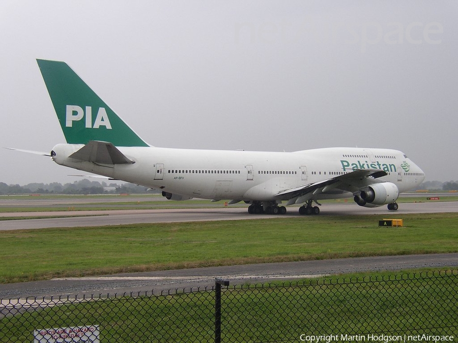 Pakistan International Airlines - PIA Boeing 747-367 (AP-BFV) | Photo 91686