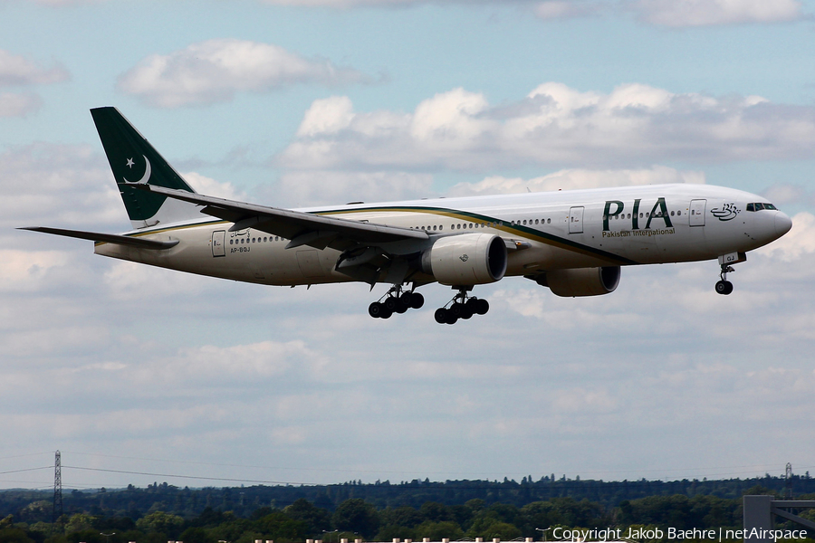 Pakistan International Airlines - PIA Boeing 777-240(ER) (AP-BGJ) | Photo 185605