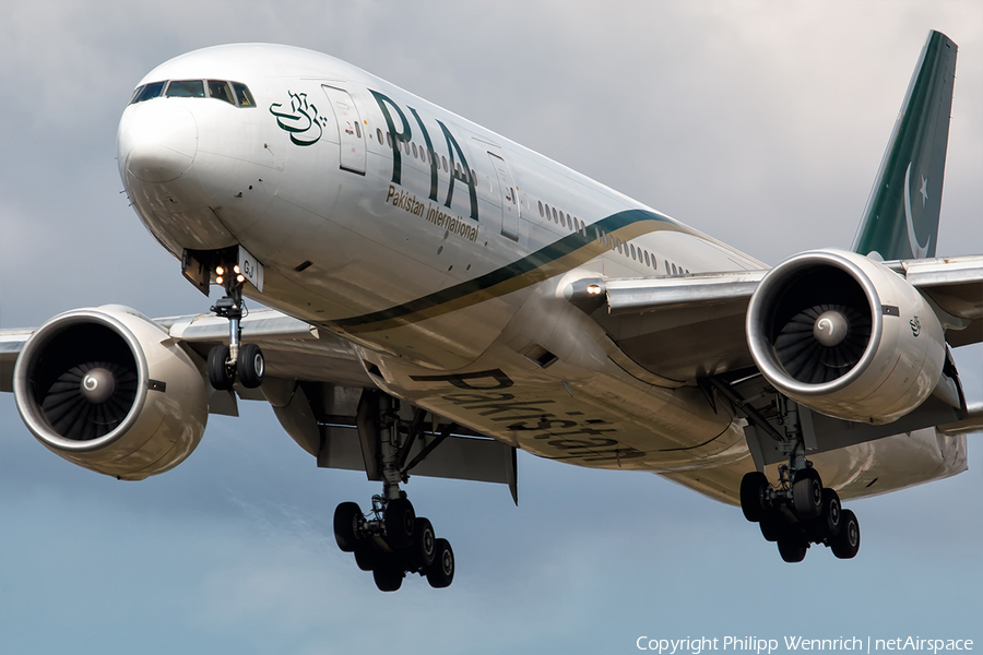 Pakistan International Airlines - PIA Boeing 777-240(ER) (AP-BGJ) | Photo 193976