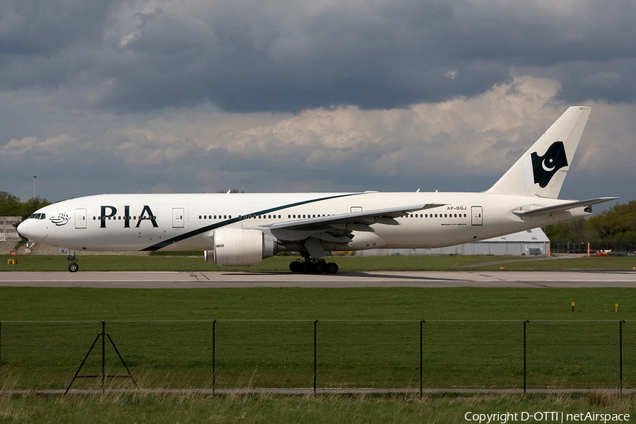 Pakistan International Airlines - PIA Boeing 777-240(ER) (AP-BGJ) | Photo 256777
