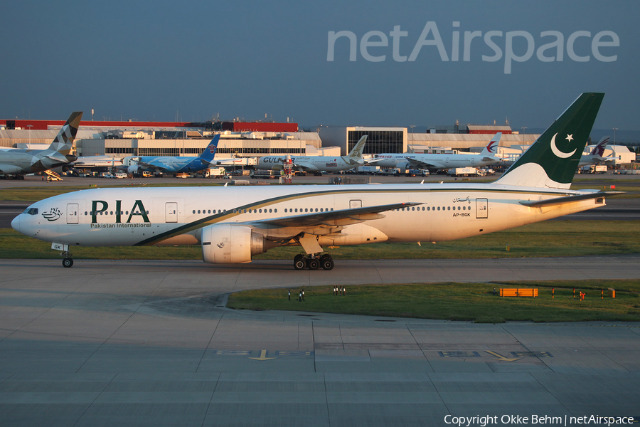 Pakistan International Airlines - PIA Boeing 777-240(ER) (AP-BGK) | Photo 335449