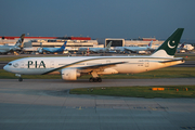 Pakistan International Airlines - PIA Boeing 777-240(ER) (AP-BGK) at  London - Heathrow, United Kingdom