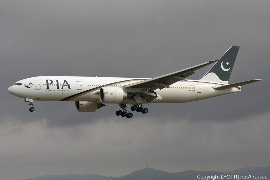 Pakistan International Airlines - PIA Boeing 777-240(ER) (AP-BGL) | Photo 365842