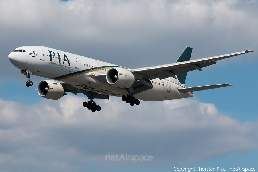 Pakistan International Airlines - PIA Boeing 777-240(ER) (AP-BGL) | Photo 142553