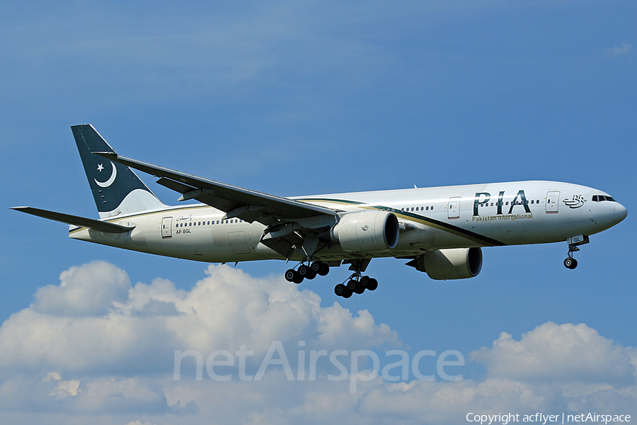 Pakistan International Airlines - PIA Boeing 777-240(ER) (AP-BGL) | Photo 152410