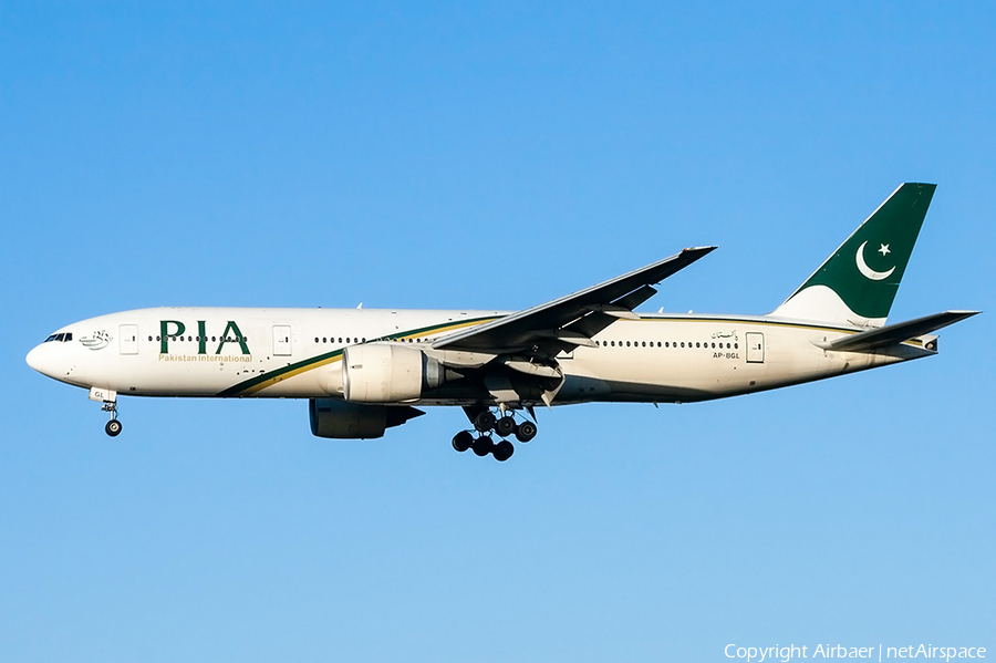 Pakistan International Airlines - PIA Boeing 777-240(ER) (AP-BGL) | Photo 368910