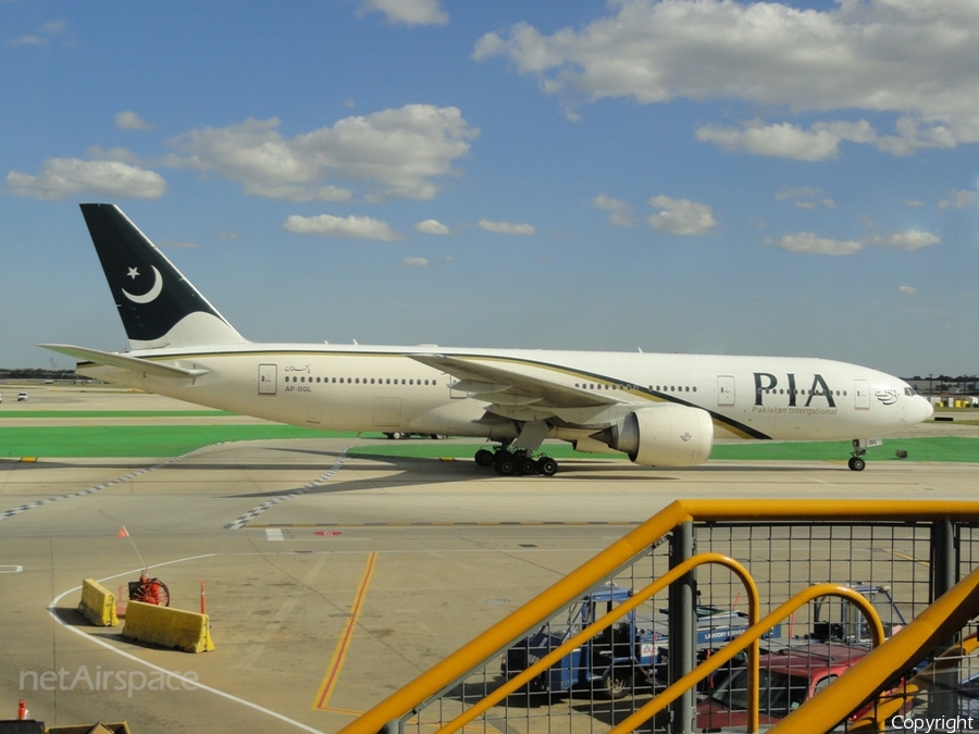Pakistan International Airlines - PIA Boeing 777-240(ER) (AP-BGL) | Photo 76920