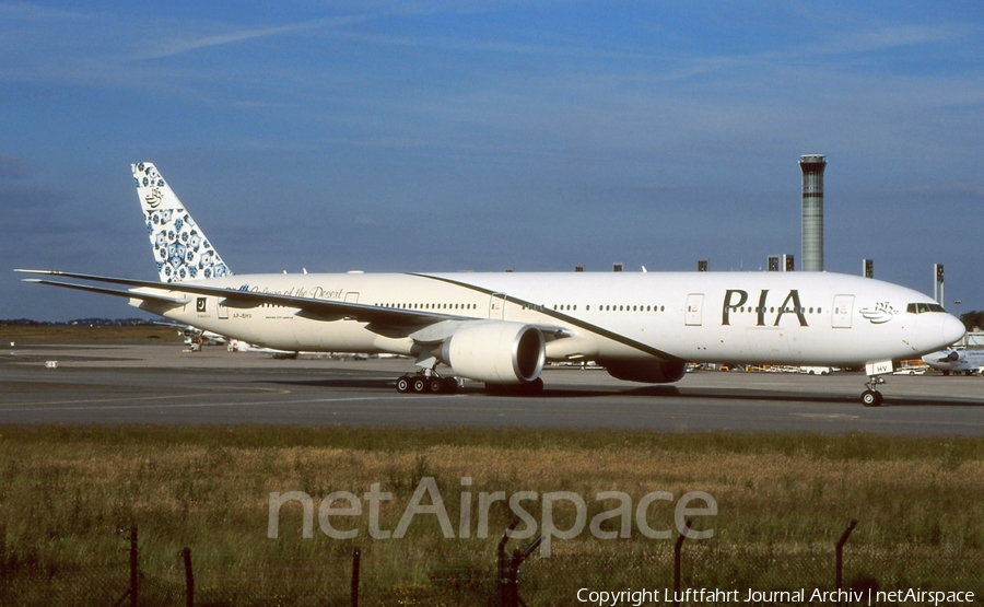 Pakistan International Airlines - PIA Boeing 777-340(ER) (AP-BHV) | Photo 408791