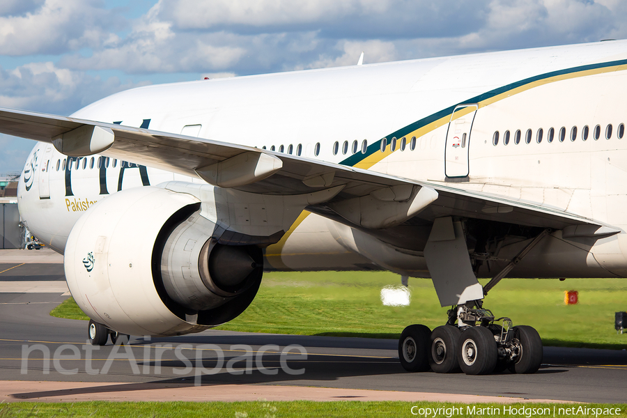 Pakistan International Airlines - PIA Boeing 777-340(ER) (AP-BHV) | Photo 47061