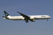 Pakistan International Airlines - PIA Boeing 777-340(ER) (AP-BHW) at  London - Heathrow, United Kingdom