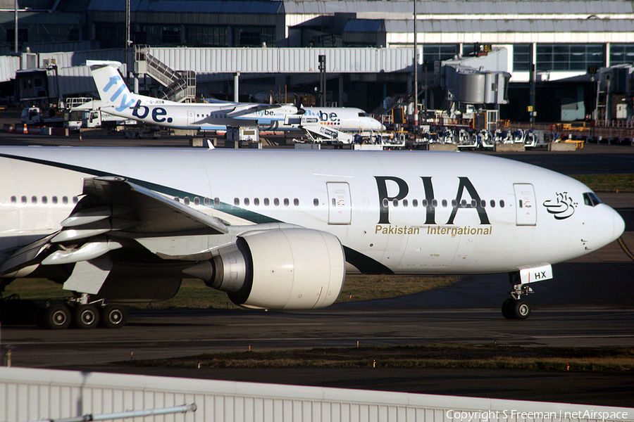 Pakistan International Airlines - PIA Boeing 777-240(ER) (AP-BHX) | Photo 47995