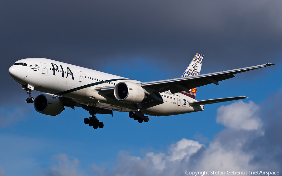 Pakistan International Airlines - PIA Boeing 777-240(ER) (AP-BHX) | Photo 1504