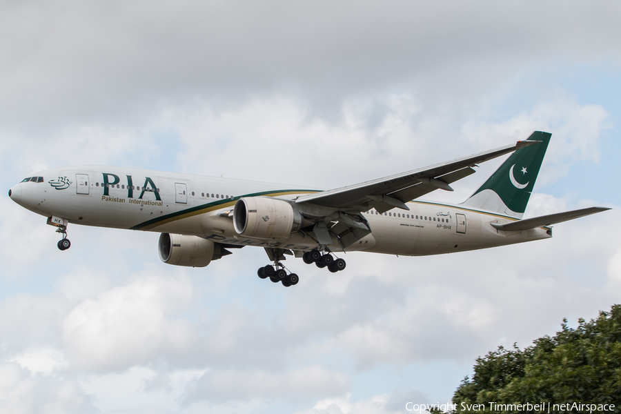 Pakistan International Airlines - PIA Boeing 777-240(ER) (AP-BHX) | Photo 343615