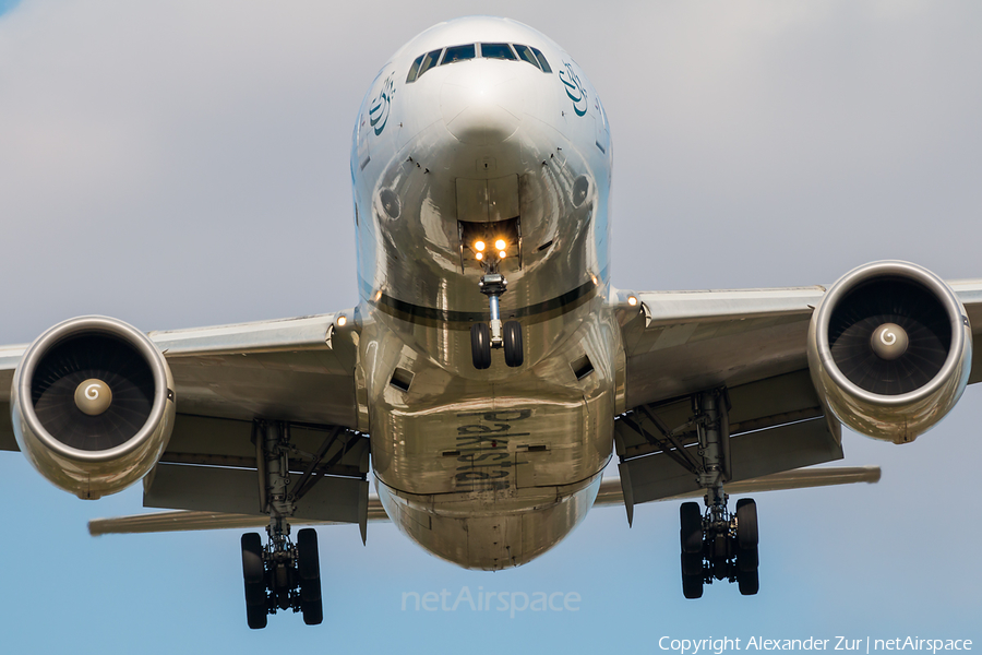 Pakistan International Airlines - PIA Boeing 777-240(ER) (AP-BHX) | Photo 345363