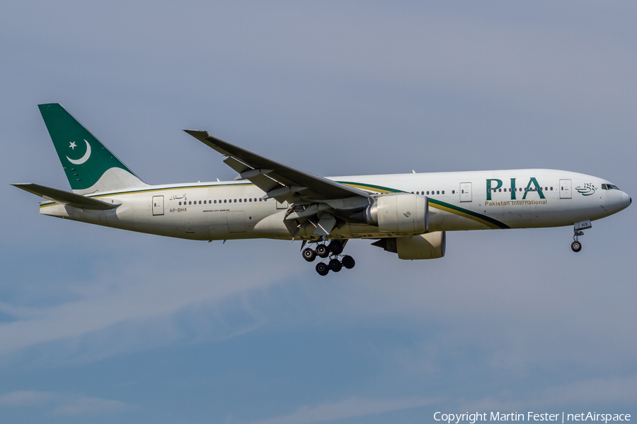 Pakistan International Airlines - PIA Boeing 777-240(ER) (AP-BHX) | Photo 346323