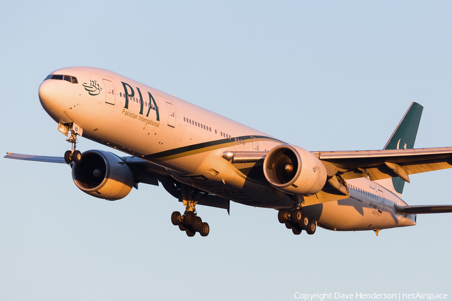 Pakistan International Airlines - PIA Boeing 777-340(ER) (AP-BID) | Photo 368479