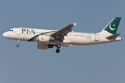 Pakistan International Airlines - PIA Airbus A320-214 (AP-BLV) at  Dubai - International, United Arab Emirates