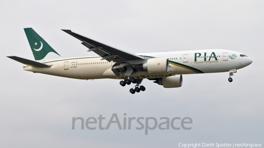 Pakistan International Airlines - PIA Boeing 777-2Q8(ER) (AP-BMH) | Photo 181418