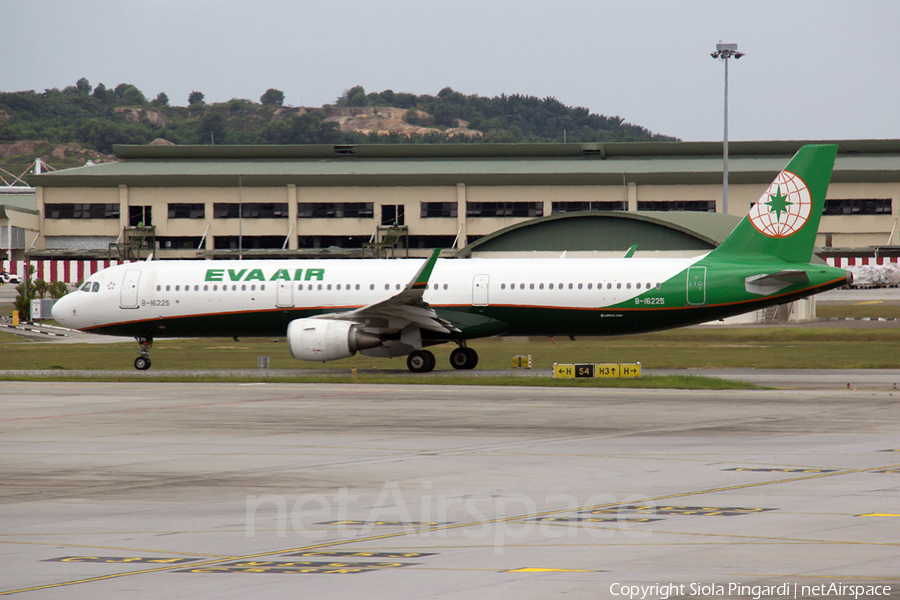 EVA Air Airbus A321-211 (B-16225) | Photo 360505