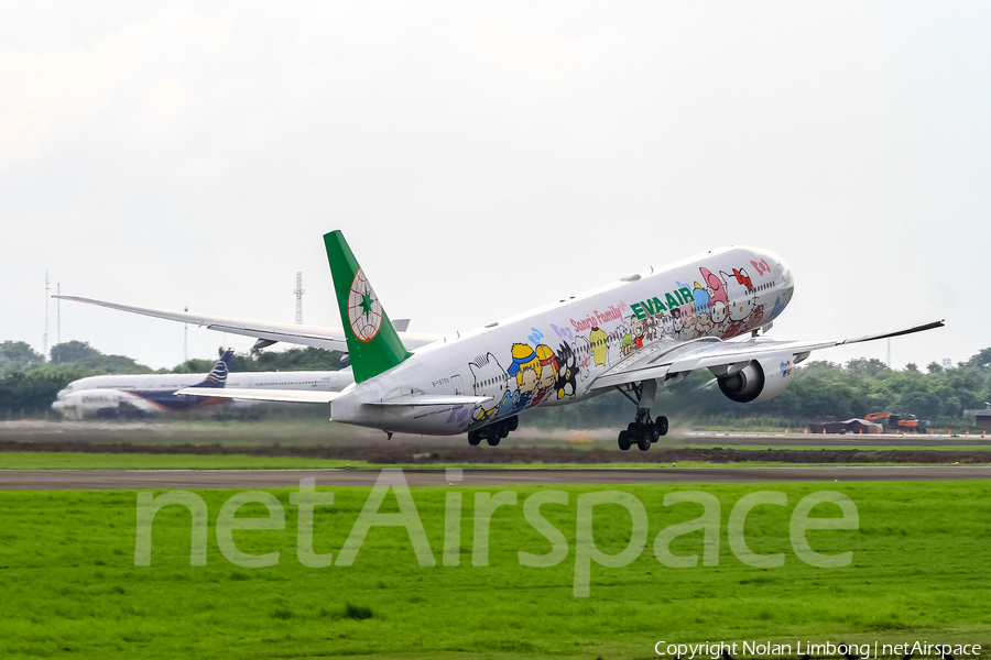 EVA Air Boeing 777-35E(ER) (B-16703) | Photo 377981