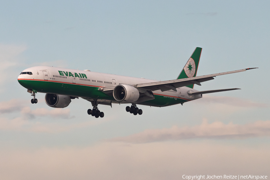 EVA Air Boeing 777-35E(ER) (B-16707) | Photo 368935