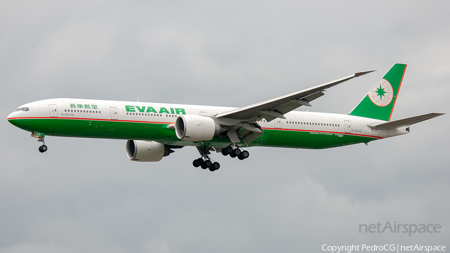 EVA Air Boeing 777-35E(ER) (B-16709) | Photo 538537