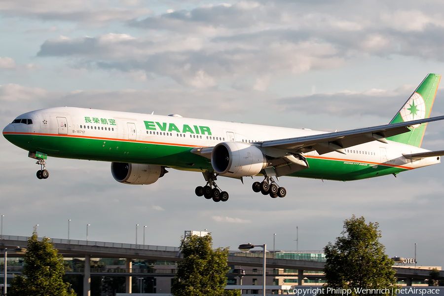 EVA Air Boeing 777-35E(ER) (B-16717) | Photo 194139