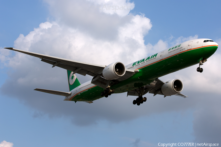 EVA Air Boeing 777-35E(ER) (B-16717) | Photo 52775