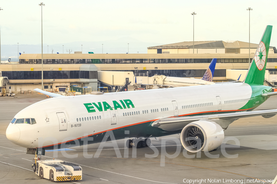 EVA Air Boeing 777-35E(ER) (B-16739) | Photo 427094