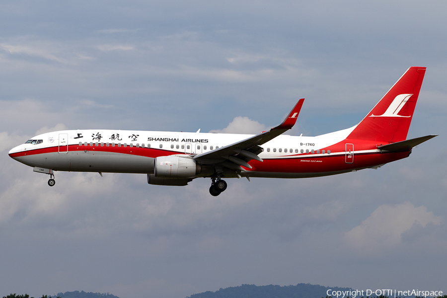 Shanghai Airlines Boeing 737-86D (B-1740) | Photo 283090