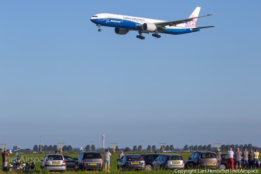 China Airlines Boeing 777-309(ER) (B-18007) | Photo 334129