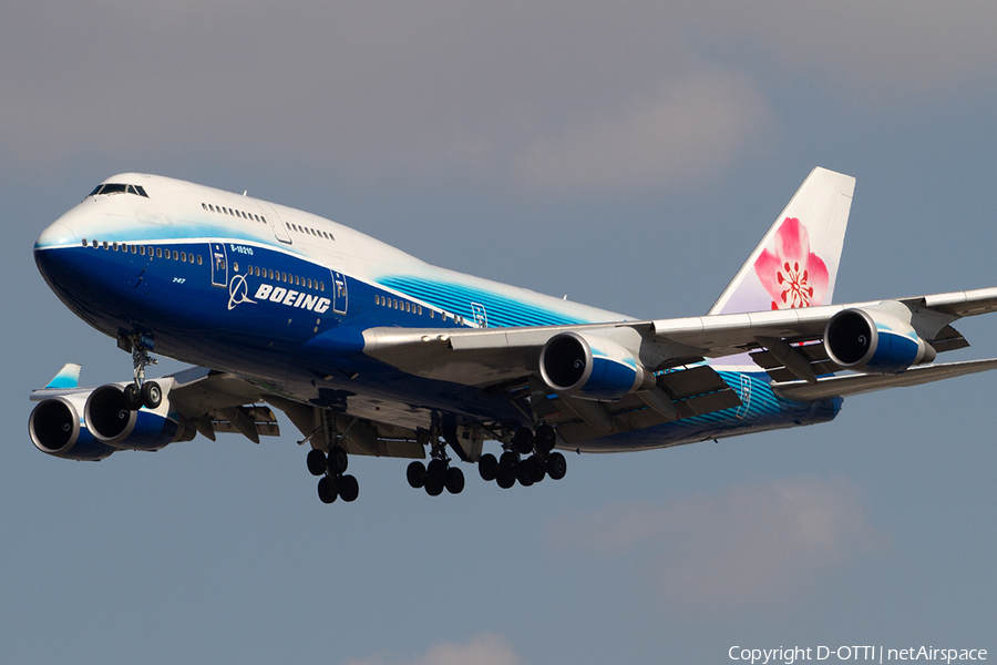 China Airlines Boeing 747-409 (B-18210) | Photo 336577