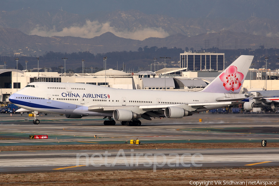 China Airlines Boeing 747-409 (B-18210) | Photo 35125