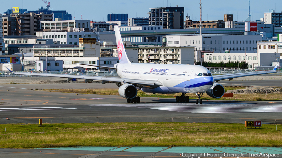China Airlines Airbus A330-302 (B-18305) | Photo 660381