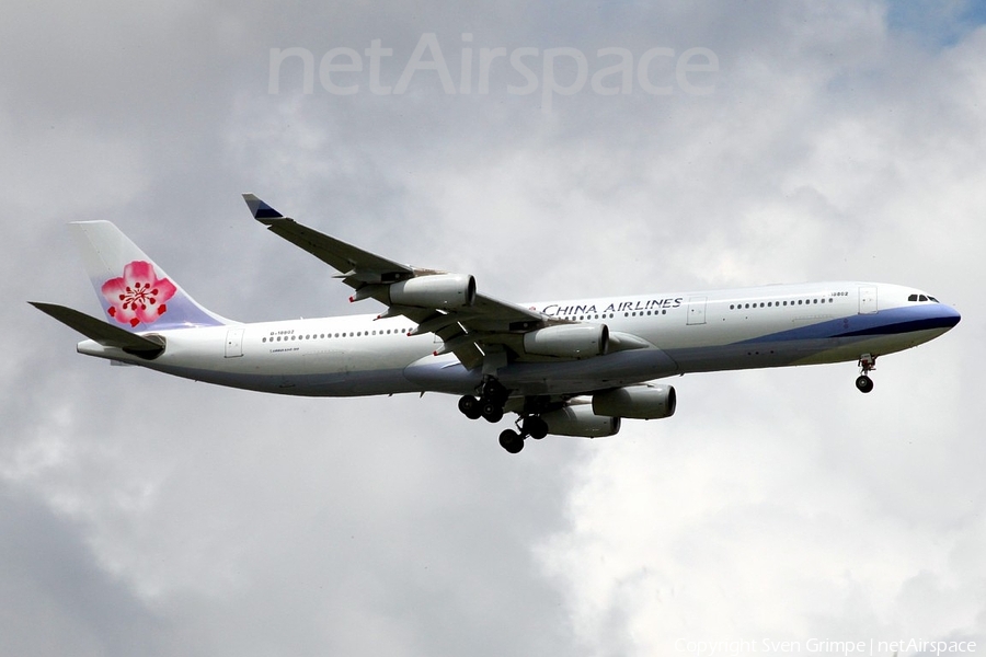 China Airlines Airbus A340-313X (B-18802) | Photo 42051