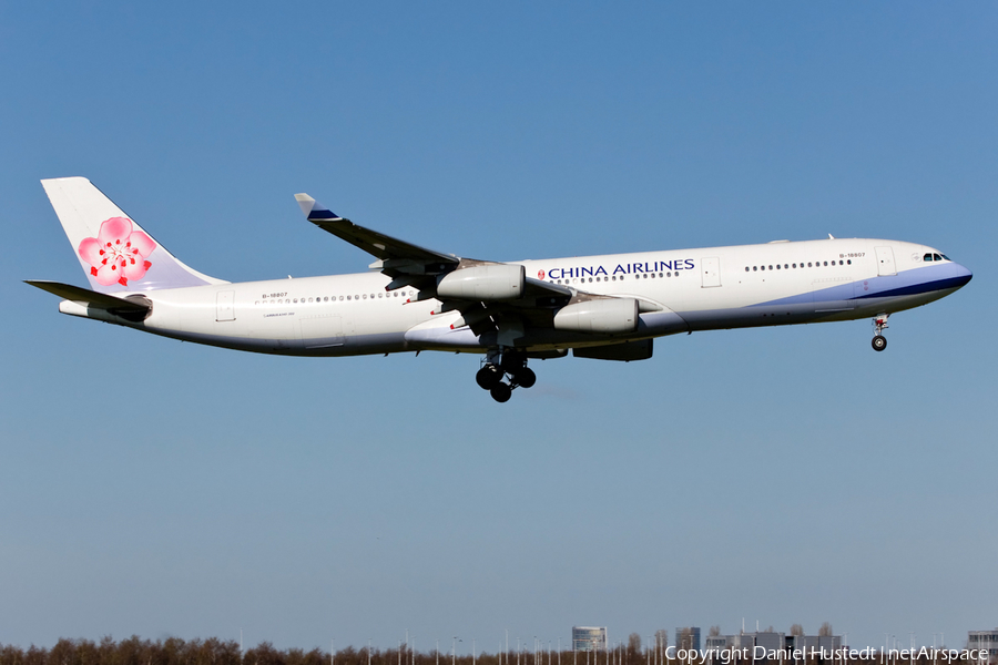 China Airlines Airbus A340-313X (B-18807) | Photo 641020