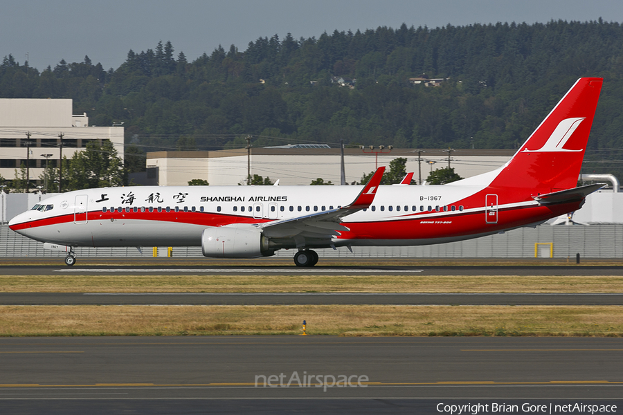 Shanghai Airlines Boeing 737-86D (B-1967) | Photo 52174