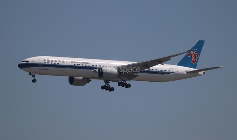 China Southern Airlines Boeing 777-31B(ER) (B-2009) at  Los Angeles - International, United States